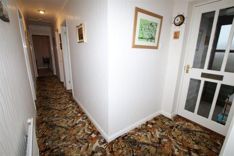 16 Haigh Close, Hoylandswaine, Sheffield, S36 7LF