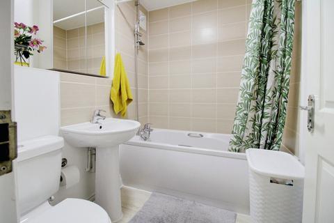 46 Pasteur Drive, Swindon, SN1 4GL