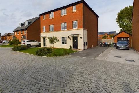 4 bedroom townhouse for sale, Devana Gardens, Chester