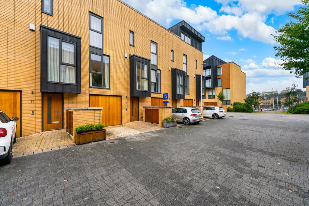 Francis Street, Cardiff Pointe, Cardiff 4 bed terraced house £500,000