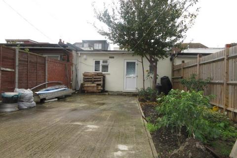 4 bedroom terraced house for sale, Grosvenor Road, Middlesex UB2