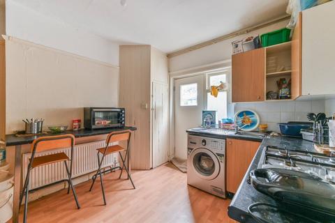 2 bedroom flat for sale - ALBERT ROAD, South Norwood, London, SE25