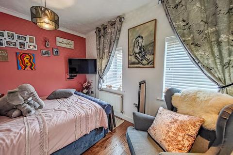 69 Battery Road, London, SE28 0JW