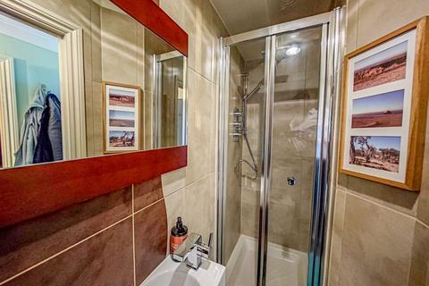 69 Battery Road, London, SE28 0JW