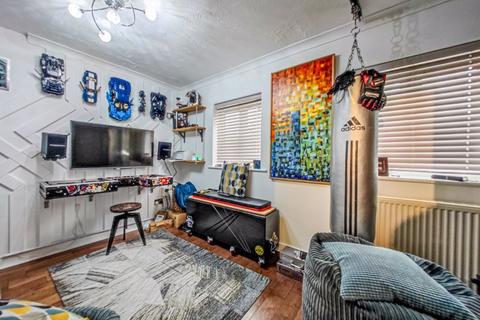 69 Battery Road, London, SE28 0JW