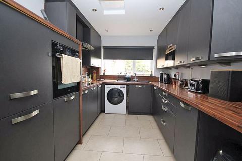 6 Lindrick Walk, Waltham, Grimsby, DN37 0UN