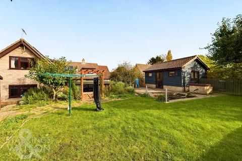 6 bedroom chalet for sale, Bridewell Lane, Botesdale, Diss