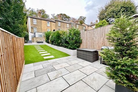 19 Orchard Hill, Dartford, DA1 4BN