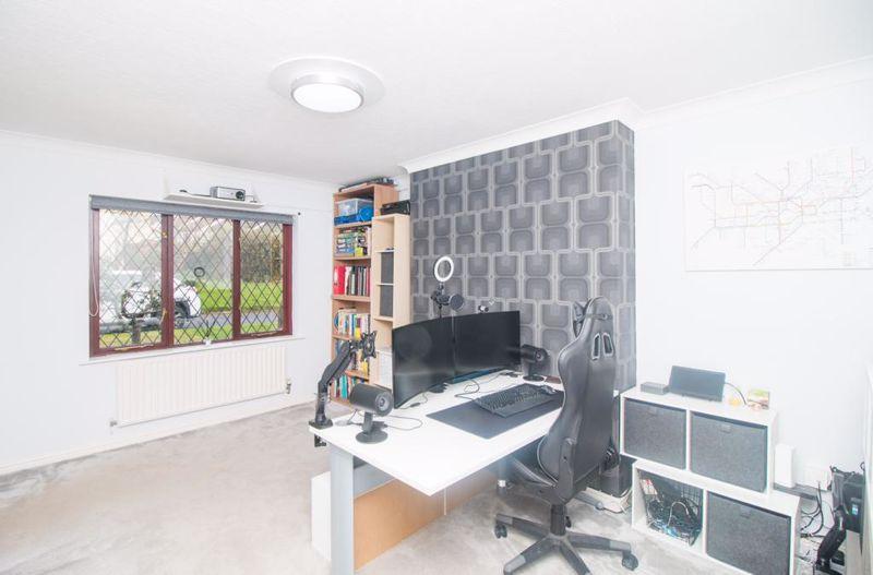 11 Reginald Close