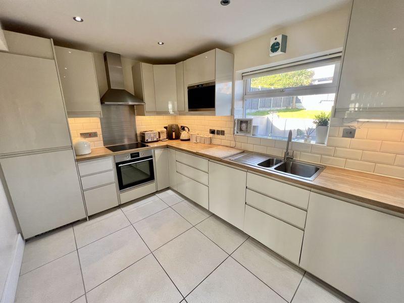 Kings Road, Great Barr, Birmingham, B44 9JA 3 bed semidetached house