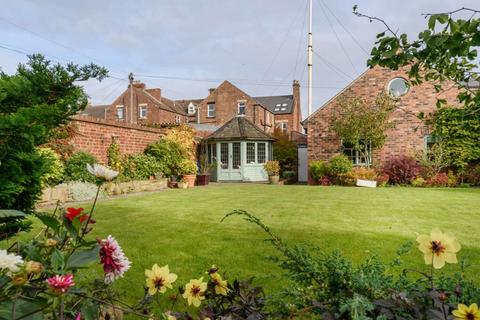 3 bedroom terraced house for sale, Beacon House, Beverley Terrace, Cullercoats, North Tyneside