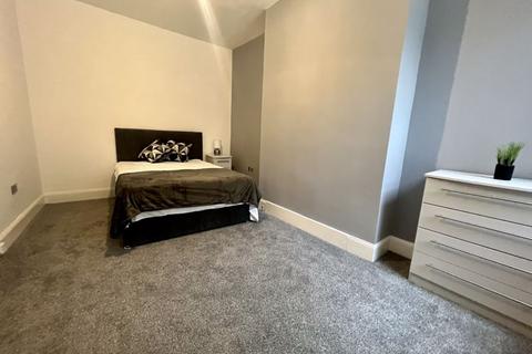 undefined, High Street, Gateshead NE10