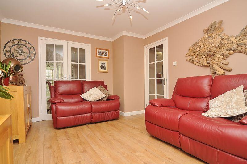 Billington Close, Plymouth. A 3 Bedroom End of Terrace Family Home in Eggbuckland. 3 bed end of