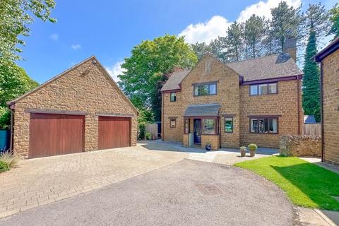 4 bedroom detached house for sale, Cromwell Court, Edgehill