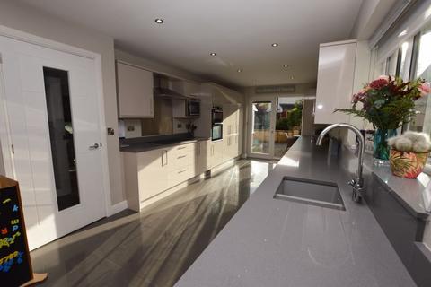 152 Ashton Road, Golborne, Warrington, WA3 3UY