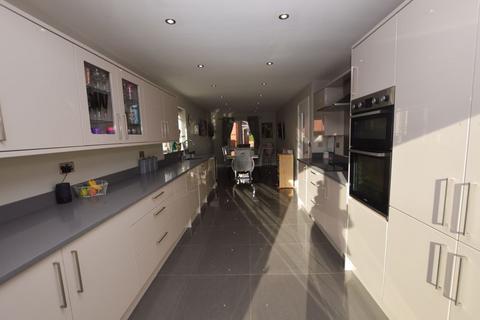 152 Ashton Road, Golborne, Warrington, WA3 3UY