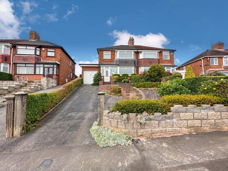 Horton Drive, Weston Coyney, StokeonTrent, ST3 3 bed semidetached house for sale £289,000