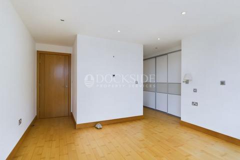 undefined, Pier Road, Gillingham
