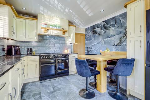5 bedroom semi-detached house for sale, Lylt Road, Canvey Island, SS8