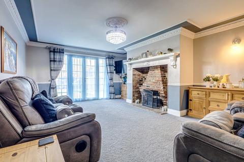 5 bedroom semi-detached house for sale, Lylt Road, Canvey Island, SS8