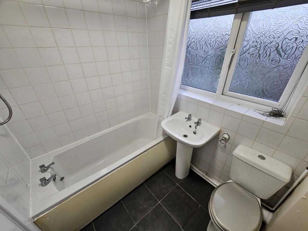 Tomlinson Road, Elsecar 1 bed townhouse £495 pcm (£114 pw)