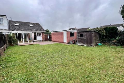 2 bedroom semi-detached bungalow for sale - Heatherdown Road, West Moors, Ferndown, BH22