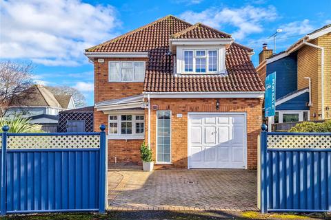 4 bedroom detached house for sale, Heath Road, Walkford, Christchurch, Dorset, BH23