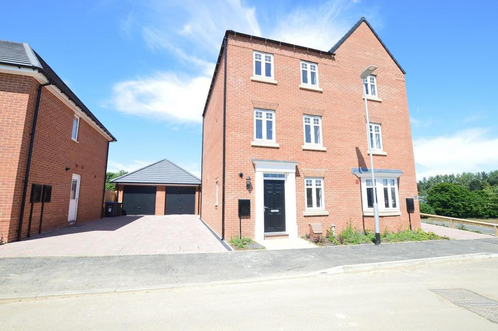 49 Muirfield, Mount Oswald, Durham 4 bed semidetached house £771 pcm