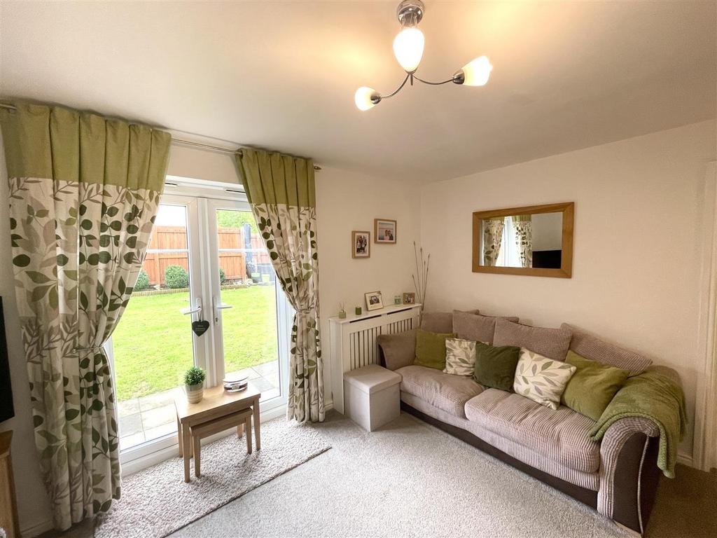 Ffordd Cambria, Pontarddulais, Swansea 3 bed detached house for sale