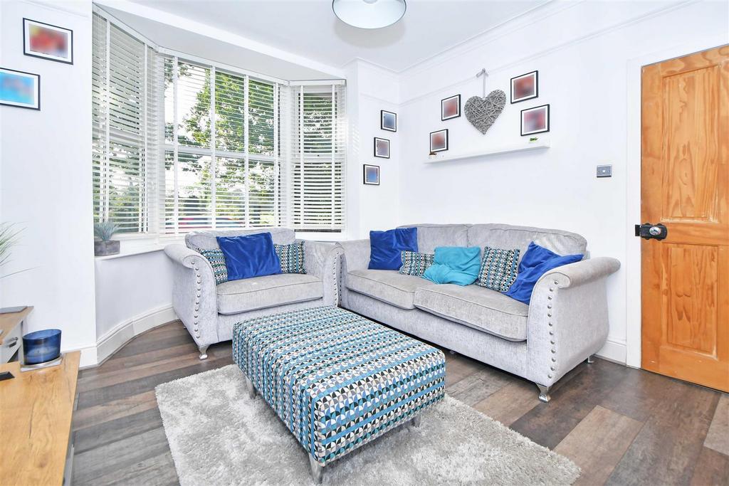 Crewe Green Avenue, Haslington, Crewe 3 bed semidetached house £243,000