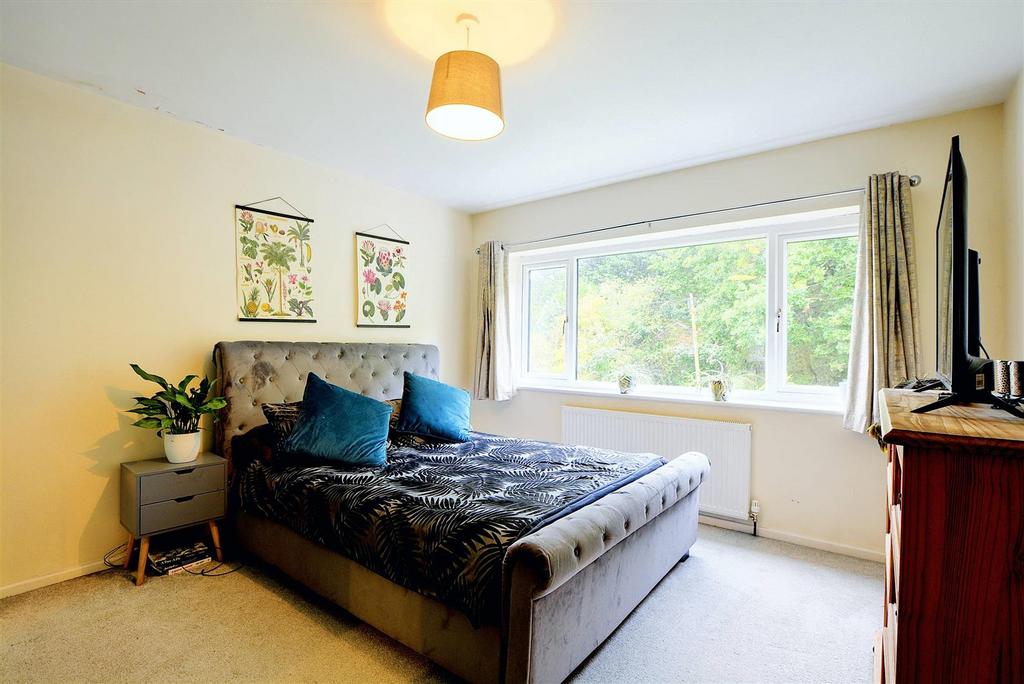 Bedroom 1 1.jpeg