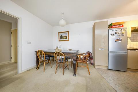 2 bedroom flat for sale, Lanadron Close, Isleworth