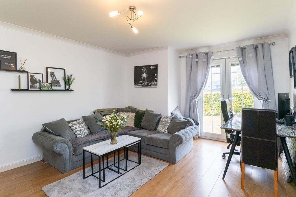 Balfour Gardens, Glenrothes, KY6 2 bed ground floor flat £115,000