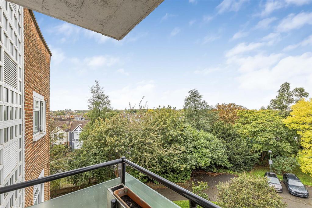 66 Chertsey Court-11.JPG