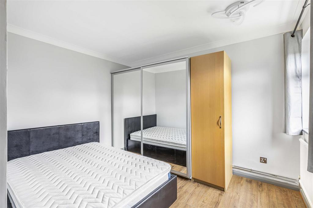 66 Chertsey Court-4.JPG