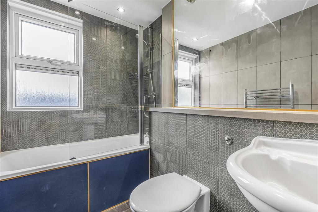 66 Chertsey Court-12.JPG