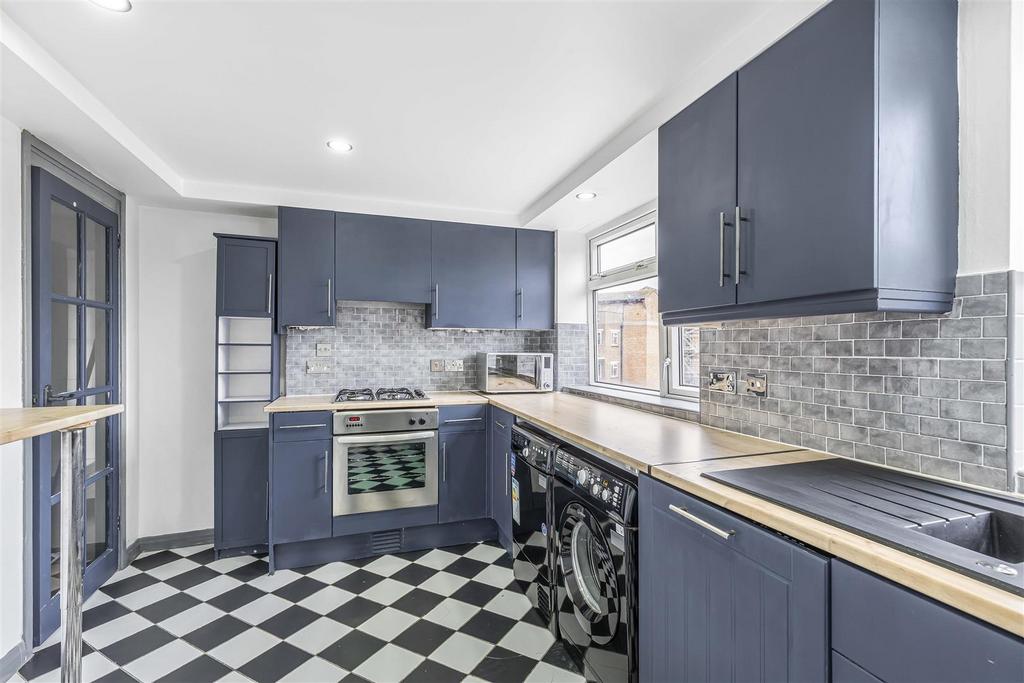 66 Chertsey Court-7.JPG