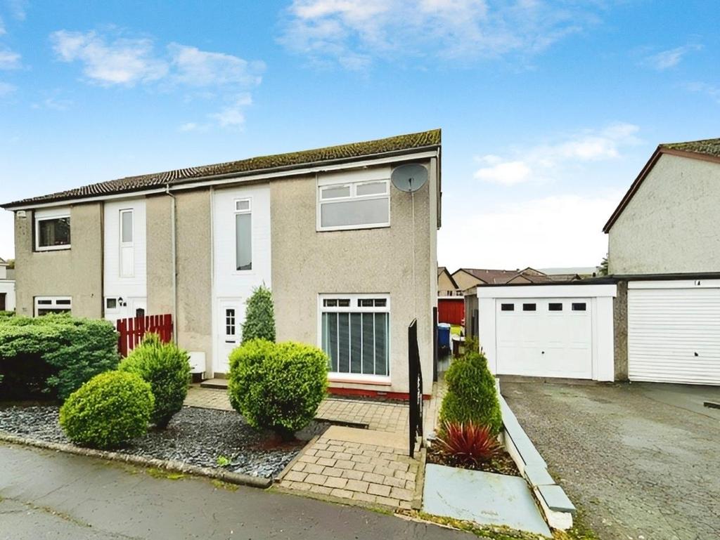 Ramsay Gardens, Leslie, Glenrothes 3 bed semidetached house for sale