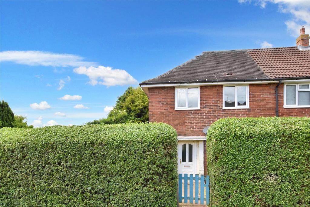 Brackenwood Drive, Leeds, West Yorkshire 2 bed terraced house for sale