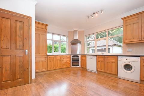 2 Beechfield, Wakefield, WF2 6AW
