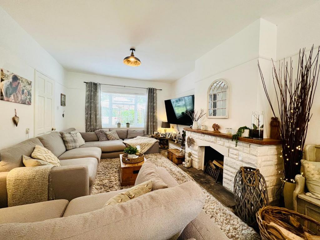 TENTERDEN 3 bed end of terrace house for sale £400,000