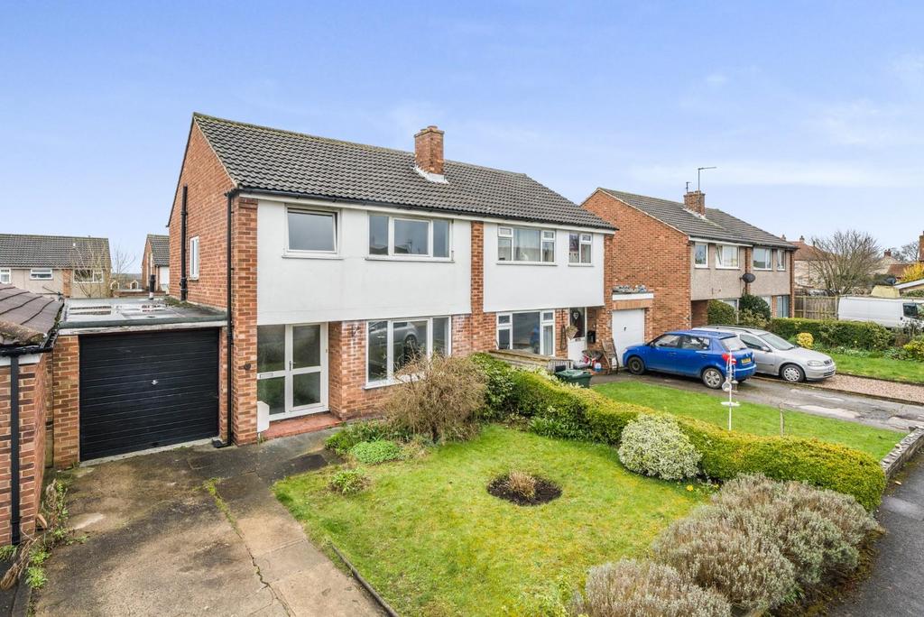 Heatherdene, Tadcaster, North Yorkshire 3 bed semidetached house for