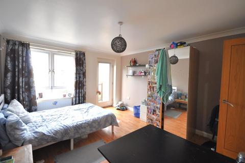 4 bedroom semi-detached house to rent, Market Street, Exeter, EX1 1DL