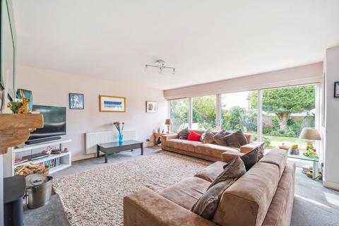 2 Albans Close, Bardsey, Leeds, LS17 9BL