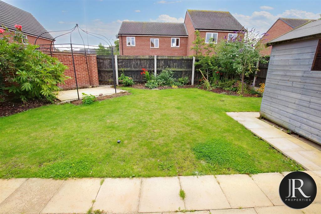 Lower Croft, Rugeley WS15 3 bed detached house for sale £112,000