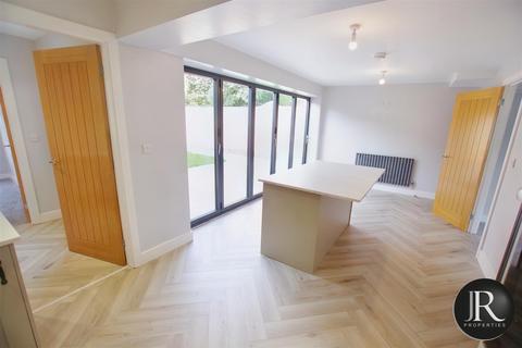 3 bedroom semi-detached house for sale - Eagle Close, Walsall WS6