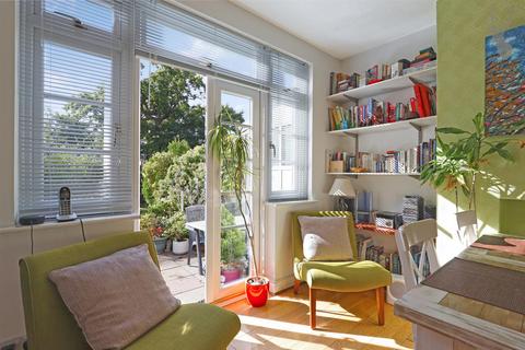 28 Blackthorne Drive, London, E4 6LR