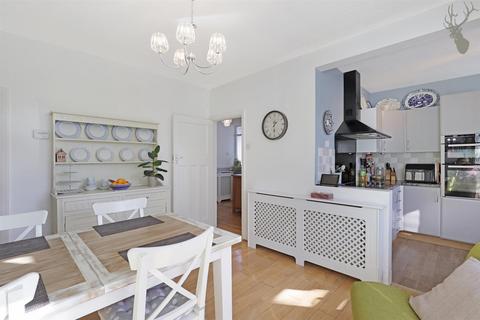 28 Blackthorne Drive, London, E4 6LR