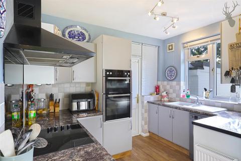 28 Blackthorne Drive, London, E4 6LR