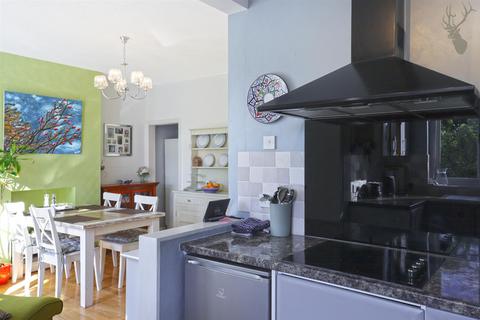 28 Blackthorne Drive, London, E4 6LR